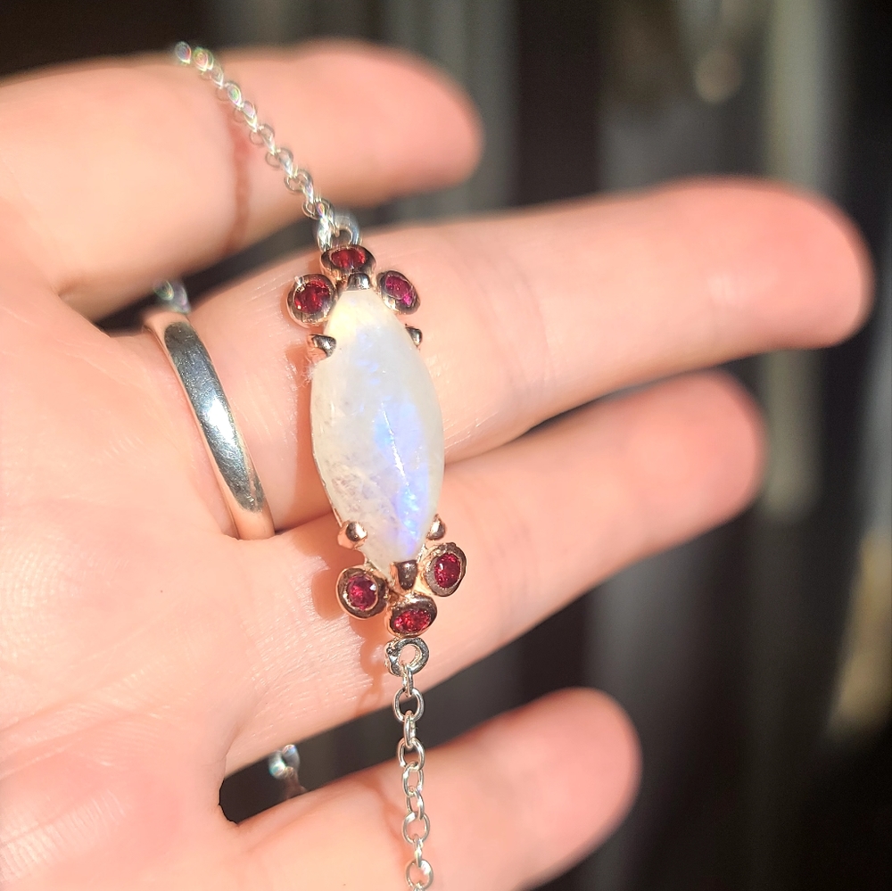 STUNNING HUGE Marquise cut moonstone & garnet sterling & gold bracelet - Picture 6 of 7